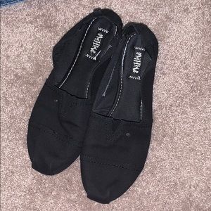 Target - Mad Paw women’s size 11 flat shoes- black